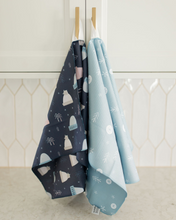 Load image into Gallery viewer, Cozy Caps Towel