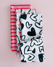 Load image into Gallery viewer, Sweetheart Noir Towel