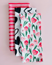 Load image into Gallery viewer, Valentine's Tulip Towel