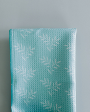 Load image into Gallery viewer, Spring Breeze Towel