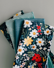 Load image into Gallery viewer, Spring Breeze Towel