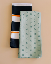 Load image into Gallery viewer, Morning Bloom Towel