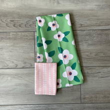 Load image into Gallery viewer, Triangles on Pink Washcloth