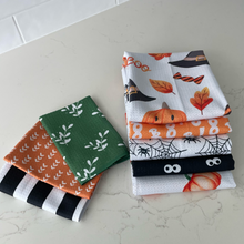 Load image into Gallery viewer, Green Leaves Washcloth