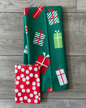 Load image into Gallery viewer, Holiday Glow Washcloth
