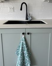 Load image into Gallery viewer, Mint Daisy Floral Towel