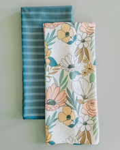 Load image into Gallery viewer, Boho Floral Towel