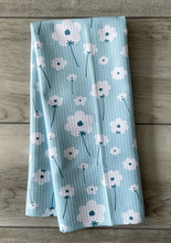 Load image into Gallery viewer, Sky Blue Daisy Towel