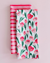 Load image into Gallery viewer, Valentine&#39;s Tulip Towel
