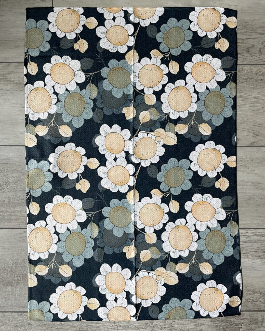 Lazy Daisy Towel
