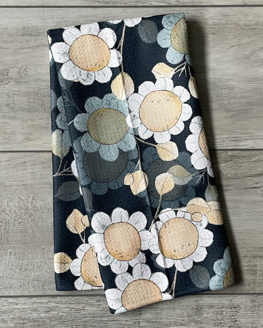 Lazy Daisy Towel