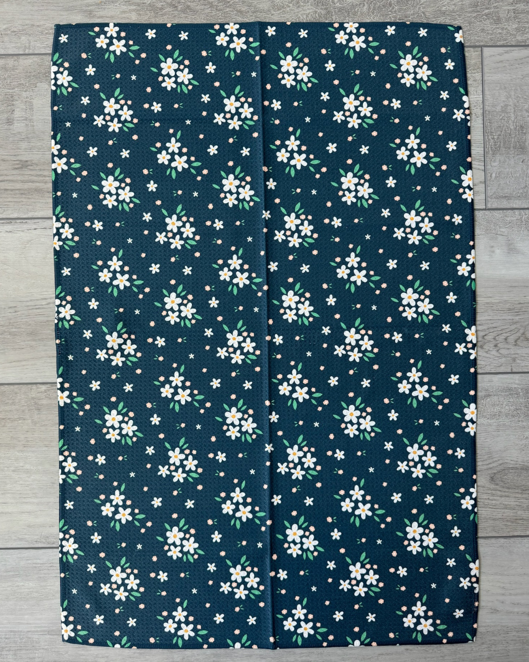 Delicate Daisy Bunch Towel