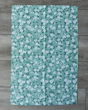 Load image into Gallery viewer, Mint Daisy Floral Towel
