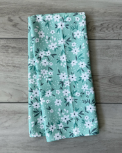 Load image into Gallery viewer, Mint Daisy Floral Towel
