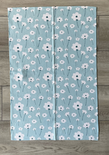 Load image into Gallery viewer, Sky Blue Daisy Towel
