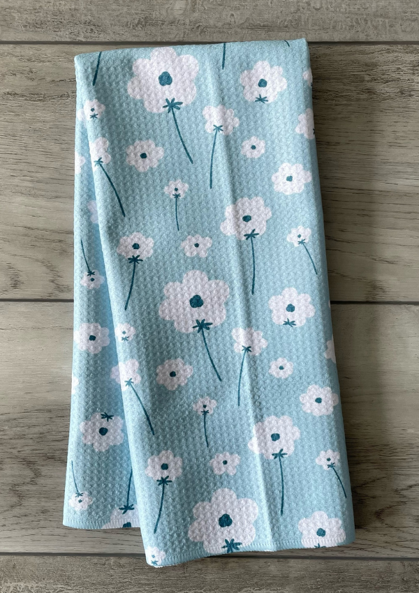 Sky Blue Daisy Towel